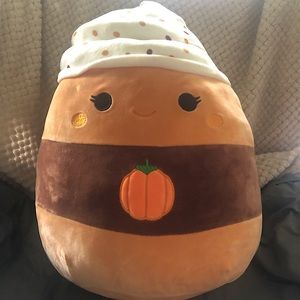 Squishmallow Paislynn Pumkpin Spice latte